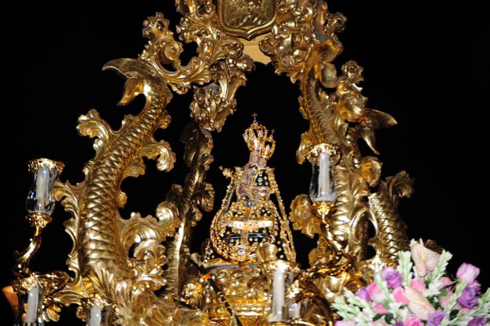 La Virgen de la Antigua fue coronada ante miles de personas en un solemne acto religiosos.
